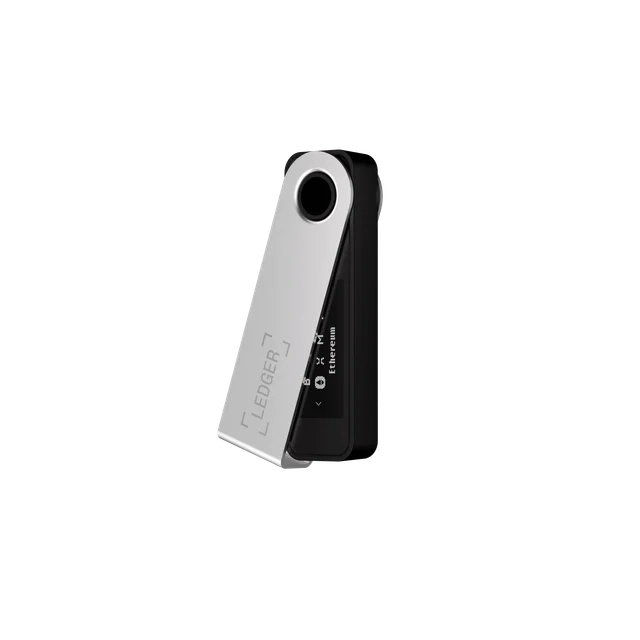 Ledger Nano S Plus met metalen kap